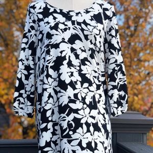 J JILL Wearever Collection Stretchy Floral Tunic